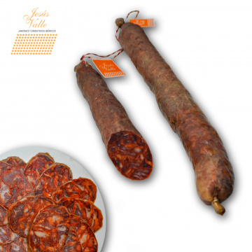 Chorizo iberico de bellota de presa, pluma y secreto Elaborado con la mejor selección carne de presa, pluma y secreto de cerdo de bellota.